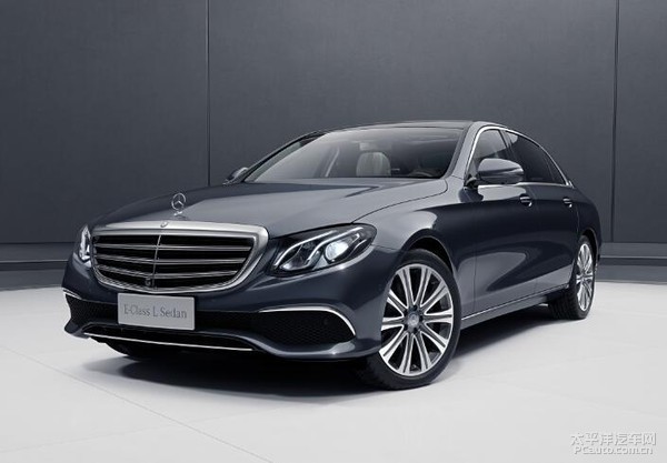 最新奔馳E級(jí)車(chē)，科技重塑豪華駕駛體驗(yàn)
